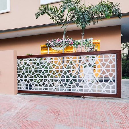 Super Townhouse Viraj Khand Formerly Veridian Inn Chinhat Exteriér fotografie
