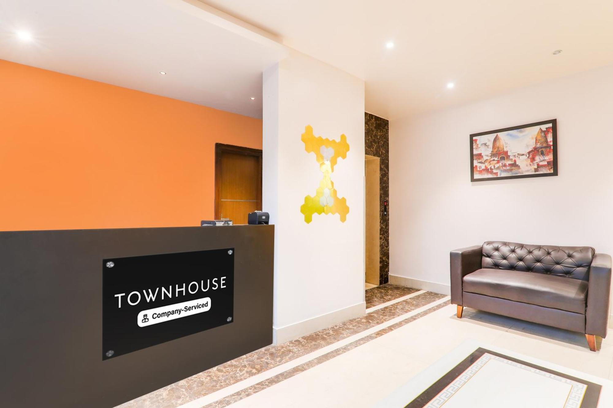 Super Townhouse Viraj Khand Formerly Veridian Inn Chinhat Exteriér fotografie