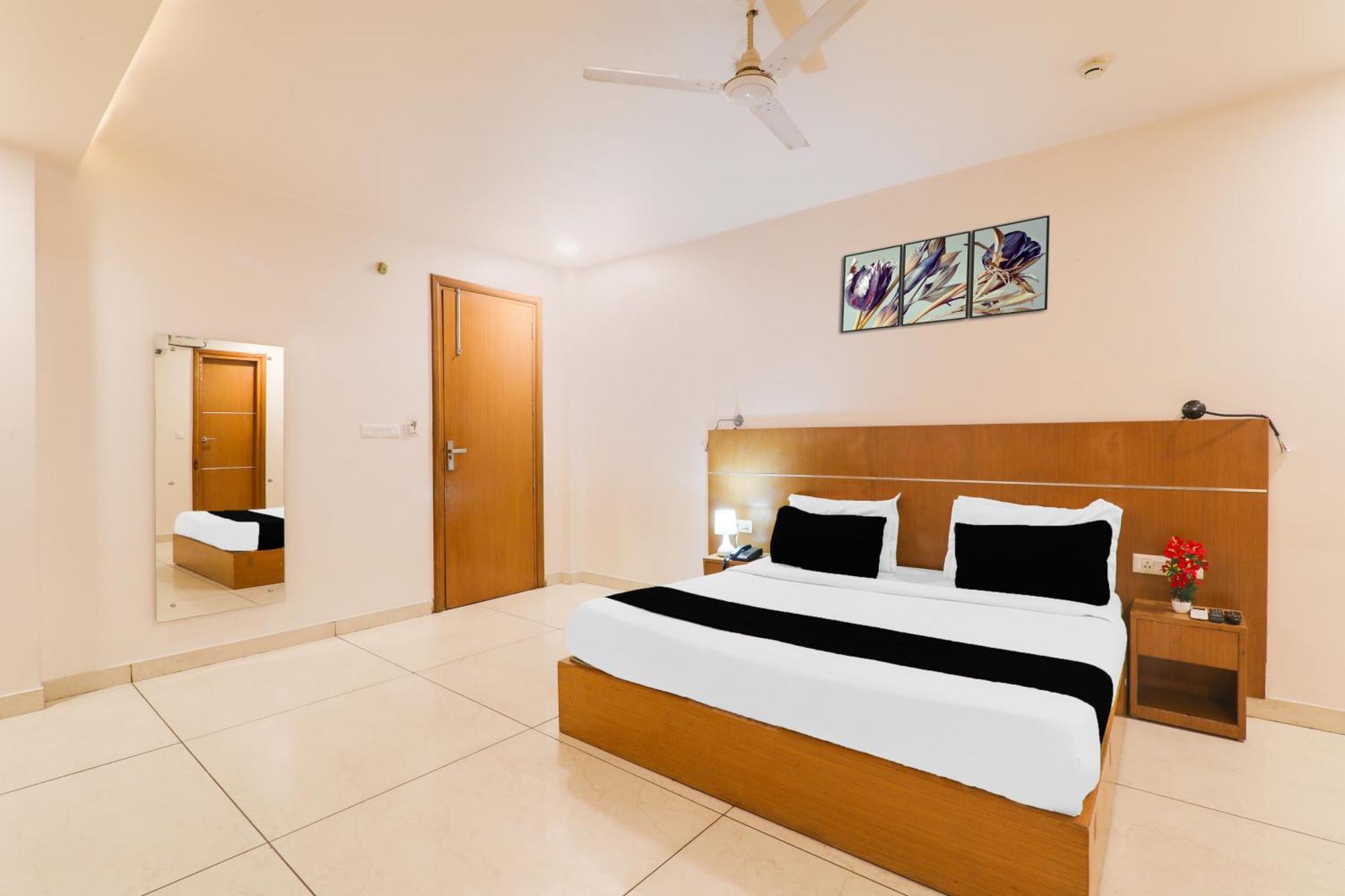 Super Townhouse Viraj Khand Formerly Veridian Inn Chinhat Exteriér fotografie